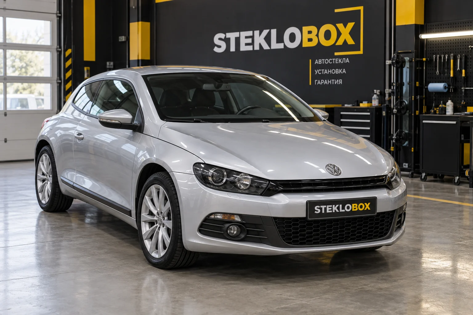 Volkswagen Scirocco III в установочном центре STEKLOBOX